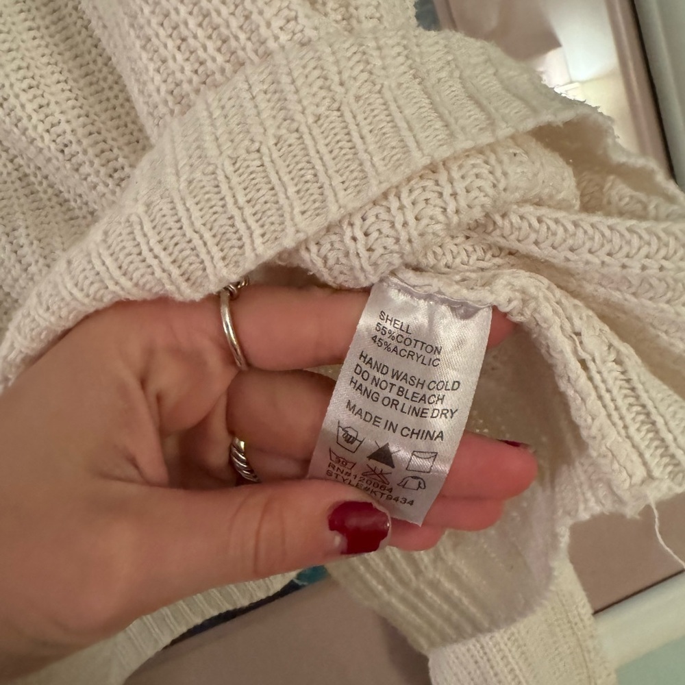 Olivaceaous Cold Shoulder sweater - Picture 5 of 5